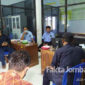 Suasana mediasi antara LPHM sebagai perwakilan petani terdampak dengan pihak GRC Board, DLH Jombang, dan Pemdes diwakili Kasun Guwo, Selasa (23/3/2021).
