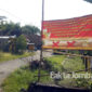 Banner yang terpasang di sejumlah sudut di Dusun Sawen, Desa Kalikejambon, Kecamatan Tembelang, Kabupaten Jombang, yang justru mendapat penolakan warga dekat dan terdekat lokasi kandang ayam.