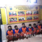 Ketujuh pria terduga pelaku pengeroyokan saat diamankan di Polres Jombang.
