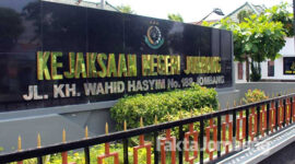 Kantor Kejaksaan Negeri (Kejari) Jombang, Jalan KH A Wahid Hasyim.