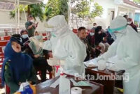 Proses tes swab PCR seluruh pegawai Pengadilan Agama (PA) Jombang.