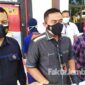 Kasat Reskrim Polres Jombang, AKP Teguh Setiawan saat merilis kasus jasad bayi yang ditemukan di sungai Desa Kendalsari, Kecamatan Sumobito, Jombang.