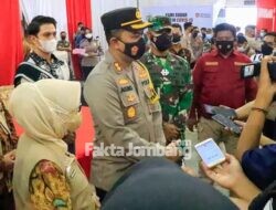 Vaksinasi Santri di Jombang Dipantau Virtual Presiden Joko Widodo