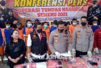 Sebanyak 26 tersangka narkoba dari 24 kasus beserta barang buktinya, dirilis di halaman Polres Jombang, Rabu (15/9/2021).