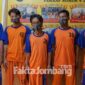 Kelima tersangka kasus kekerasan secara bersama-sama saat diamankan di Polres Jombang, Selasa (28/9/2021)