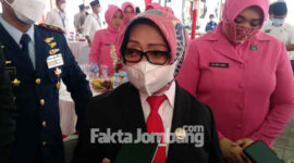 Bupati Jombang, Mundjidah Wahab, saat di Polres Jombang, Rabu (10/11/2021).