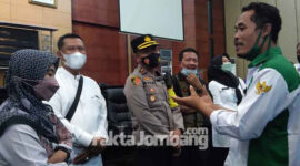 Mediasi perwakilan buruh di Ruang Paripurna DPRD Jombangm Rabu (24/11/2021).