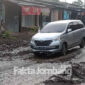 Kondisi jalan Tapen – Kabuh, Kabupaten Jombang yang rusak berat.