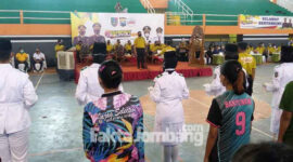 Kapolda Jatim, Brigjen Pol Slamet Hadi Supraptoyo, saat membuka Kejurprov Bola Voli di GOR Merdeka Jombang.