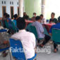 Penutupan pendafaran bakal calon Kades di Balai Desa Mayangan, Kecamatan Jogoroto, Kabupaten Jombang, Jumat (19/11/2021). 