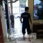 Tangkapan layar (screenshot) video Mapolsek Ploso, Jombang, kebanjiran.