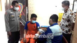 Tubagus Muhammad Joddy Pramas Setya, sopir Vanessa Angel saat ditahan di Polres Jombang.