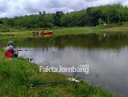 Asyiknya Mancing Seraya Rekreasi di Waduk Jambe Plandaan Jombang