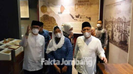 Pengasuh Ponpes Tebuireng, KH Abdul Hakim Mahfudz atau Gus Kikin saat berada di Museum Islam Indonesia KH Hasyim Asyari (MINHA).