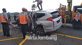 Bangkai kendaraan milik Vanesa Angel saat dievakuasi, Kamis (11/4/2021)