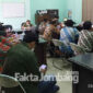 Suasana hearing atau Rapat Dengar Pendapat (RDP) Paguyuban Penghuni Tanah Negara Jombang Raya (PTNJR) dengan Komisi A DPRD Jombang, Kamis (16/12/2021).