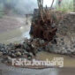 Kondisi sayap jembatan di Desa Mojodanu, Kecamatan Ngusikan, Kabupaten Jombang, yang ambrol.