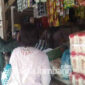 Salah satu toko kelontong di Pasar Mojowarno, Kabupaten Jombang.