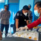 Tes urine kru bus umum di Terminal Kepuhsari, Desa Keplaksari, Kecamatan Peterongan, Kabupaten Jombang.