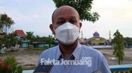 Deny Hariyatna, kuasa hukum MSA saat diwawancarai sejumlah wartawan di Pondok Pesantren (Ponpes) Majmaal Bahrain Hubbul Wathon Minal Iman Shiddiqiyyah, Desa Loksari, Kecamatan Ploso, Jombang.