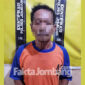 Tersangka KTJ saat diamankan di Polres Jombang, terkait kasus tindak pidana pencabulan terhadap anak di bawah umur.