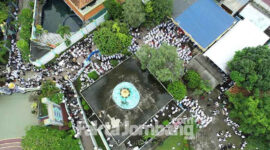 Suasana doa bersama yang diikuti ribuan santri, santriwati dan murid Shiddiqiyyah di pesantren yang ada di Desa Losari, Kecamatan Ploso, Kabupaten Jombang. Kamis (20/1/2022)