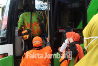 Keberangkatan jemaah umrah dari Travel Umrah An Namiroh Jombang.