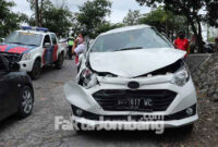 Kendaraan yang terlibat kecelakaan di perlintasan kereta api Dusun Plosorejo, Desa/Kecamatan  Bandar Kedungmulyo, Kabupaten Jombang, Selasa (18/1/2022)