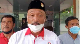 Ketua BKNDI Jombang, Mohammad Yusuf Efendi saat diwawancari wartawan usai ditemui Sekretaris Bappeda Jombang, Jumat (27/1/2022).