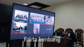 Suasana sidang lanjutan secara virtual di ruang Sidang Kusuma Armaja Pengadilan Negeri (PN) Jombang, Kamis (17/2/2022).