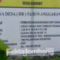 Papan proyek yang tertantap di lokasi proyek pembangunan unit usaha BUMDes Brodot, di Dusun Delik blok 13 Desa Brodot, Kecamatan Bandar Kedungmulyo, Kabupaten Jombang.