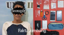 PHS, tersangka kasus narkoba jenis sabu-sabu, diamankan di Polres Jombang beserta barang buktinya.