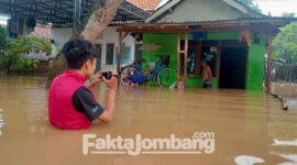 Kondisi banjir di Dusun Kebondalem, Desa Kademangan, Kecamatan Mojoagung, Kabupaten Jombang pada Jumat (11/3/2022) pagi. 