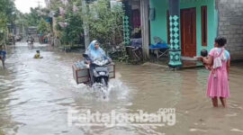 Kondisi banjir di Desa Trawasan, Kecamatan Sumobito, Kabupaten Jombang, Kamis (10/3/2022) siang.
