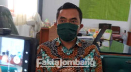 Sub Koordinator Surveilans dan Imunisasi pada Dinas Kesehatan (Dinkes) Jombang, Puguh Saneko, saat diwawancarai sejumlah wartawan.