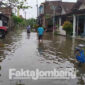 Kondisi air merendam Dusun Banggle, Desa Dapurkejambon, Kecamatan/ Kabupaten Jombang, Rabu (20/4/2022) siang.