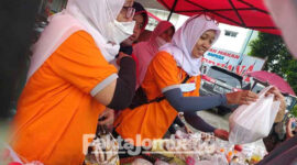 Salah satu stan pada even pekan jajanan tradisional yang dihelat Pemdes Kepatihan, Kecamatan/ Kabupaten Jombang.