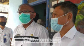 Kepala Puskesmas Sumobito, dokter Hexa (kiri).