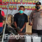 Tersangka pencurian kabel PLN diamankan di Polsek Diwek, Jombang, beserta barang buktinya.
