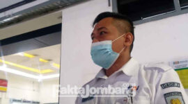 Kepala Sub Urusan Customer Care Stasiun Jombang, Sunaris.