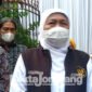 Gubernur Jawa Timur, Khofifah Indar Parawansa, saat di Ponpes Tebuireng, takziah atas berpulangnya Nyai Lily Wahid atau adik Gus Dur.