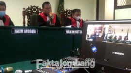 Sidang virtual kasus dugaan penganiayaan aktivis perempuan di Pengadillan Negeri (PN) Jombang, Rabu 18 Mei 2022.