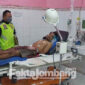 Korban pembacokan di sebuah bengkel di Desa Kademangan, Kecamatan Mojoagung, saat dirawat di RSUD Jombang.
