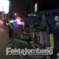 Kondisi truk muatan tebu yang terguling di jalan raya Desa Sembung, Kecamatan Perak, Kabupaten Jombang, Jawa Timur, Selasa (14/6/2022) petang. Kejadian ini menyebabkan 4 orang meninggal seketika.