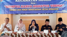 Junita Erma Zakiyah, Ketua Karang Taruna Kabupaten Jombang menyampaikan pemaparan di hadapan peserta Temu Karya di pendopo Kecamatan Ngoro, Jombang, Rabu (20/7/2022).