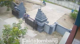 Tangkapan layar rekaman CCTV yang menayangkan aksi pencurian sepeda motor di sekolah sekolah di wilayah Kabupaten Jombang.