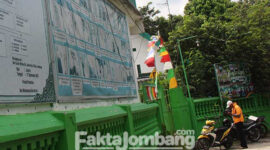 tempat pengajian plus pengobatan milik Gus N di Dusun Caruk Wetan, Desa Jabon, Kecamatan/ Kabupaten Jombang.