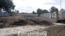 Kondisi aktivitas pembangunan pabrik di Desa Karangpakis, Kecamatan Kabuh, Kabupaten Jombang. (Foto: Dandy)