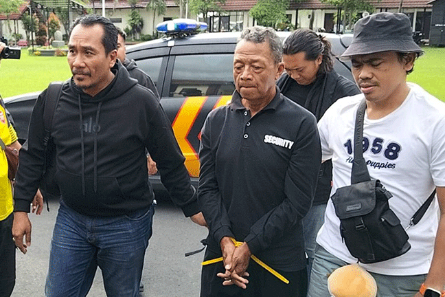 Tersangka pelaku pembunuhan terhadap Tri Retno Jumilah, warga Desa Mancilan, Kecamatan Mojoagung, Kabupaten Jombang.